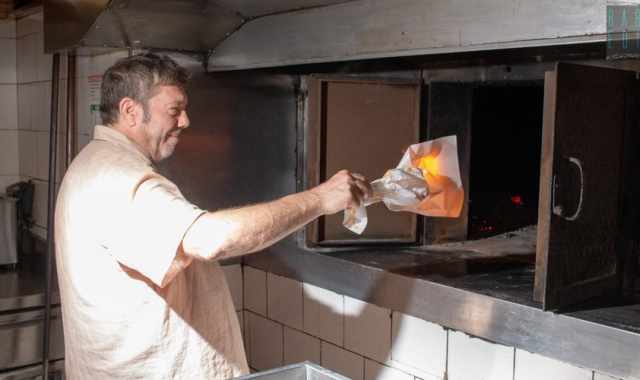 Piccolo, senza insegna e pubblico: a San Pasquale sopravvive un antico forno in pietra